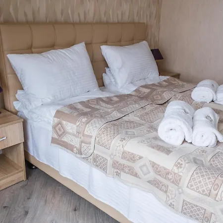 Hostynnyy Dvir 스트리